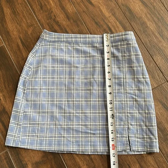 Like New Hollister plaid skirt M - Picture 7 of 8